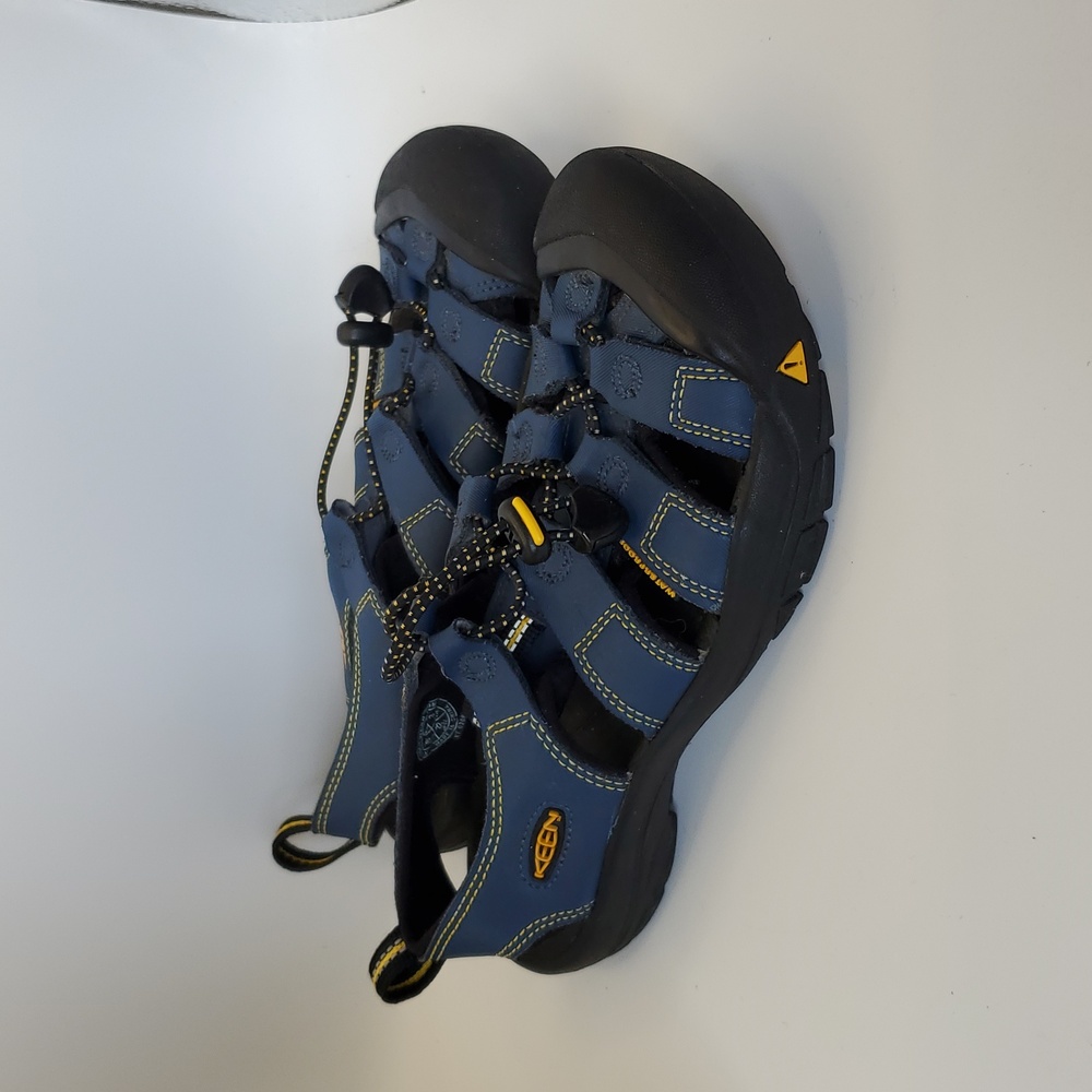 Kids KEEN Sandals XT 0306 - Kids Size 4
